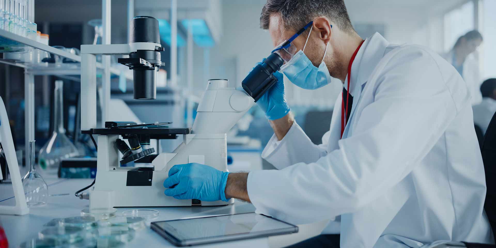 Pharmaceutical Sales Report and Analytics generation